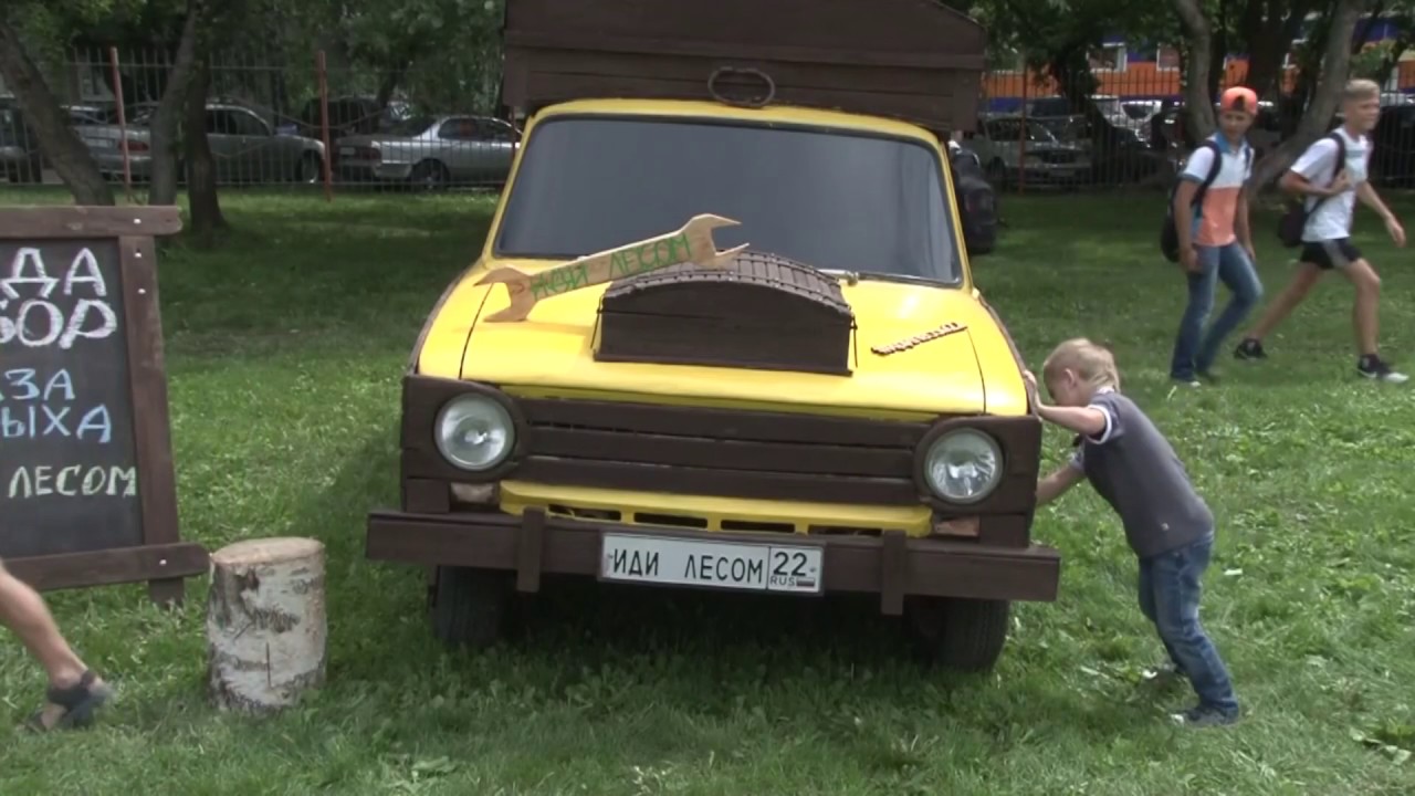 Деревянный автомобиль настоящий