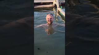 Моржуем в Суворовских банях, Копейск #coldtherapy #озеро #coldplunge #iceswimming
