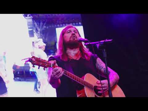 Billy Ray Cyrus at Fremont Street Experience