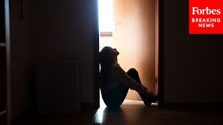 'Largest Epidemic Of Teen Mental Illness': Dem Senator Blasts Social Media For Harm They Cause Kids