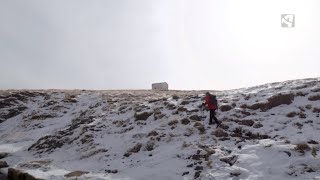 Estación meteorológica en lo alto de una montaña