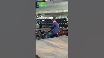 How are 3D fence panels welded?