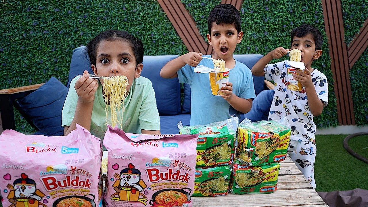 اندومي الكوري البنات ضد اكواب الاندومي الاولاد ! لولو