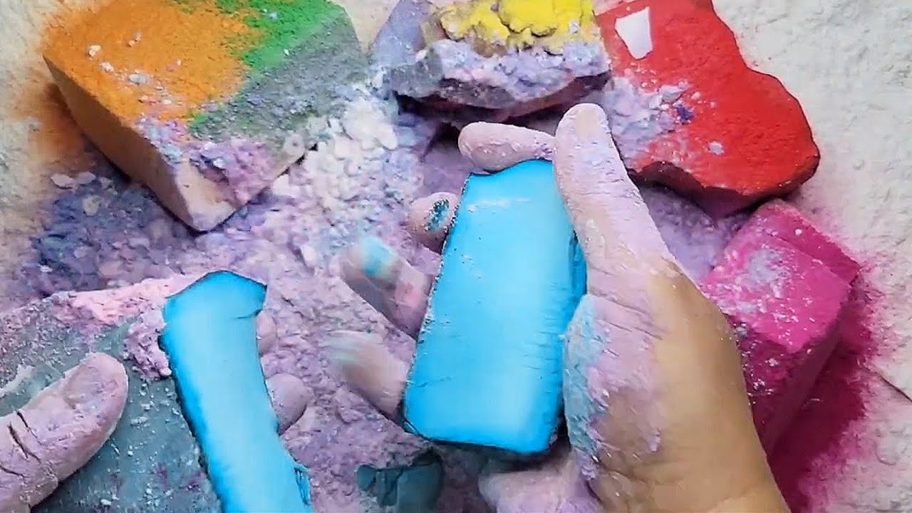 Colourful Dyed Gym chalk Crumbling #oddlysatisfying #gymchalkcrush # ...