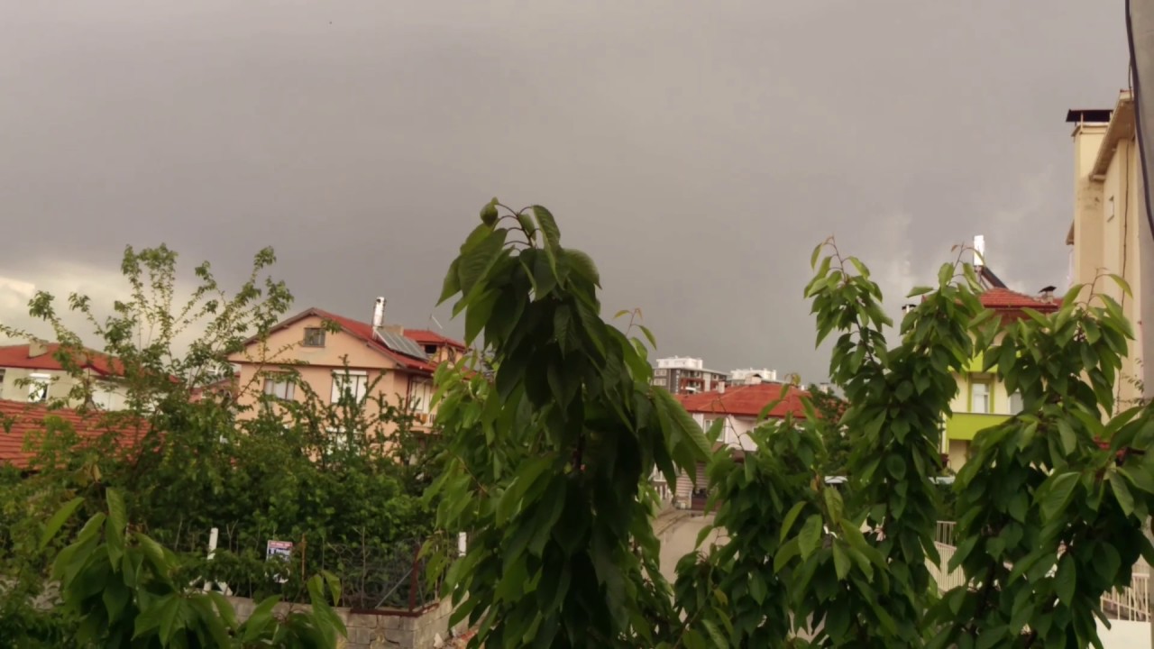 A thunderstorm near Isparta, Turkey (2017-06-04)