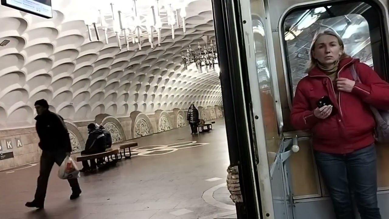 ПОЕЗДКА ОТ СТАНЦИИ ГЕРОЕВ ТРУДА ДО СТАНЦИИ  ИСТОРИЧЕСКИЙ МУЗЕЙ ( САЛТОВСКАЯ ЛИНИЯ)