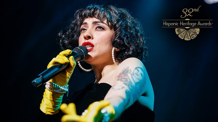 LIVE! “¿Por qué me fui a enamorar de ti?” By Mon Laferte at the 32nd Hispanic Heritage Awards