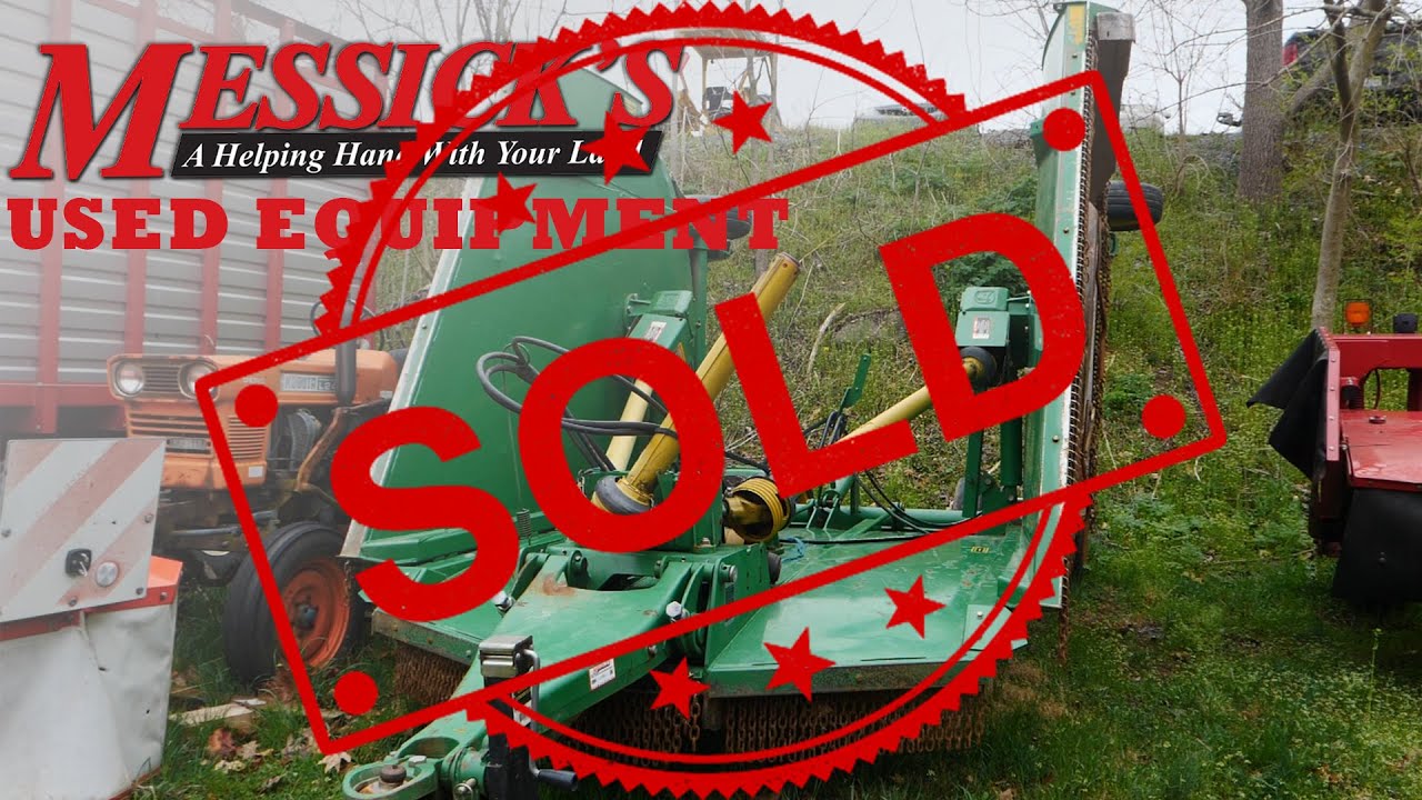 John Deere HX20 - Batwing rotary cutter