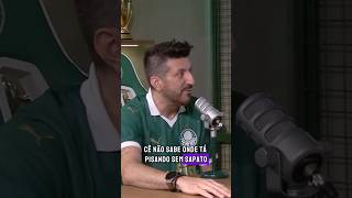 NÃO TIRE SAPATO DENTRO DO AVIÃO