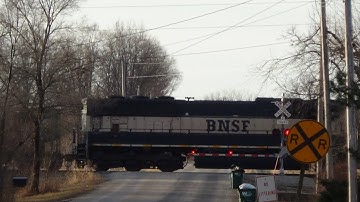 BNSF Coal Train with Executive MAC Goes by Agency, Iowa