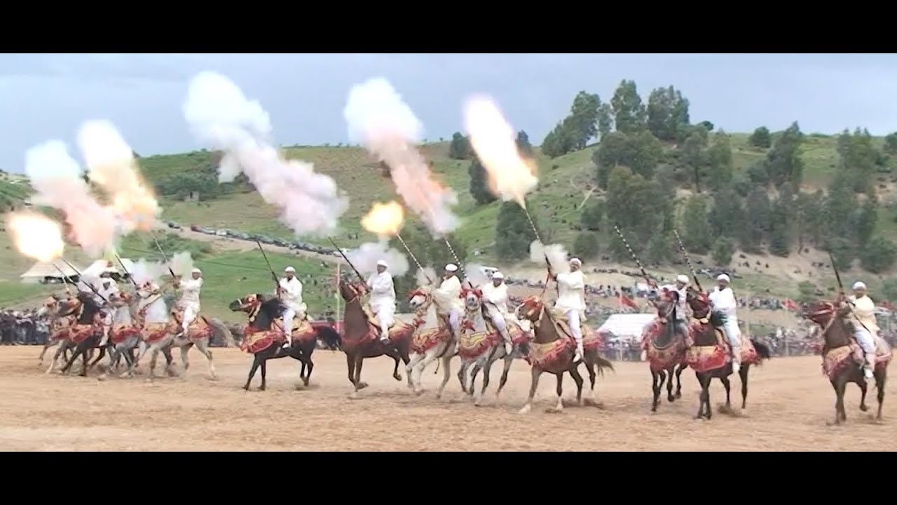 Tbourida Fantasia Maroc folclore : chevaux et fusils festival culturel de tbourida marocaine