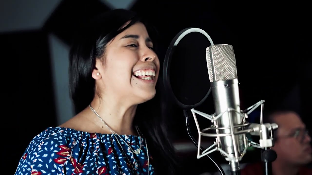 CANTO A MARÍA: CUANTAS VECES SIENDO NIÑO TE RECÉ/ ERES MARÍA / JUNTO A TI MARÍA/MADRE TE LLEVO EN MÍ