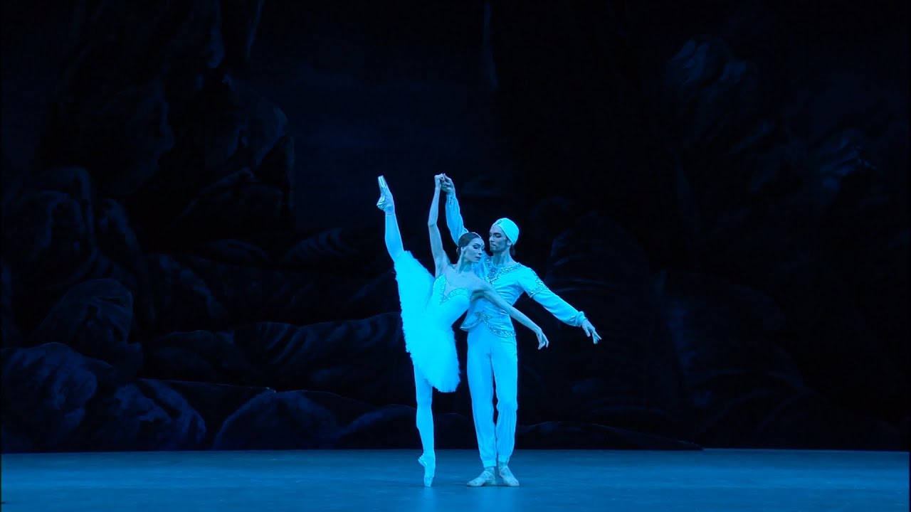 LA BAYADÈRE - Kingdom of the Shades | Artemy Belyakov & Olga Smirnova.