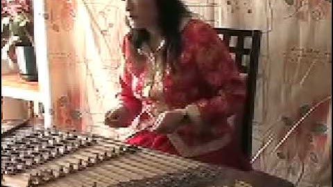 "Love is Blue" - music played on the Chinese Yangqin by Evelyn Tang