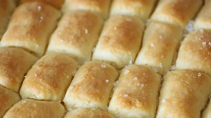 How to Make Light and Fluffy Parker House Rolls- K...