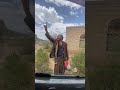 اليمني اذا قال لها دوري دارات رغم بساطته بصوته كسب ملاين البشر