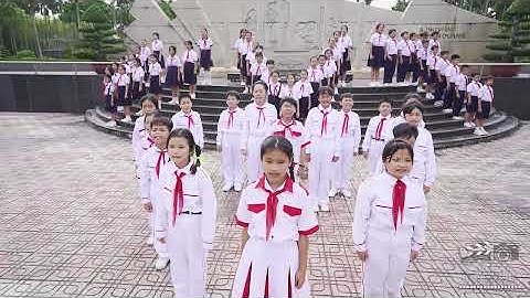 Hát Quốc Ca Tại Địa Chỉ Đỏ