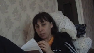 Девушка собирается на пляж. Home video. хоум-видео