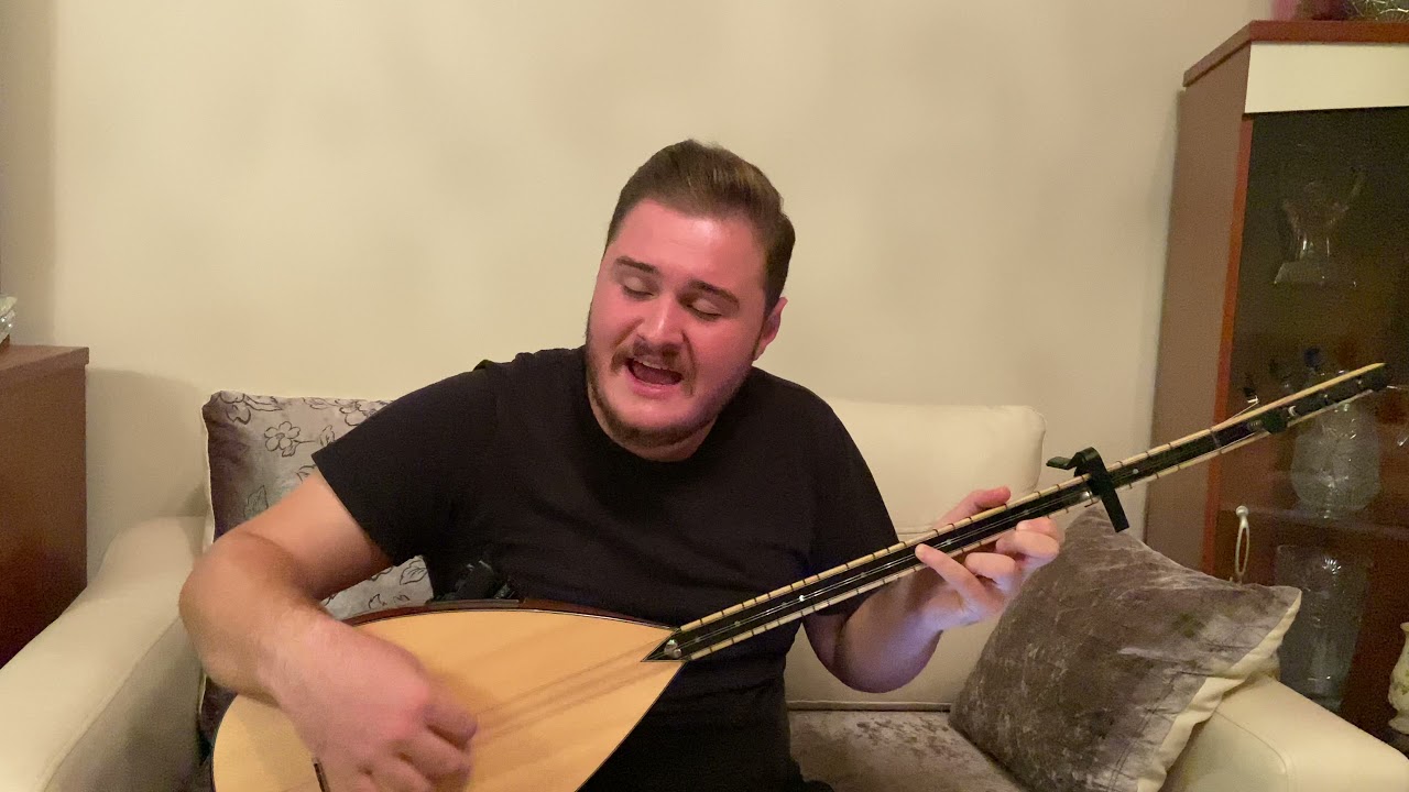 BAYRAM ETTE ELLERİNE KINA YAK