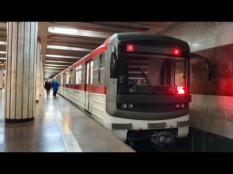 81-717/714 (.5) და Ема-502  ტიპის მოდერნიზებული ვაგონები \"სამედიცინო უნივერსიტეტის\" ბაქანზე