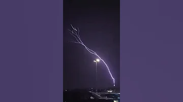 صوت رعد قوي 