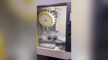 Fanuc Robodrill A-D21 LIB5 CNC VMC, 2018 - Auto Door, Chip Blaster, Tool Setter, Automation Robot*