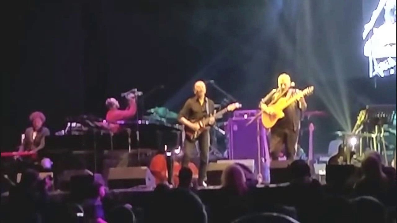 Dodi Battaglia al Palapartenope. Concerto per Pino Daniele 