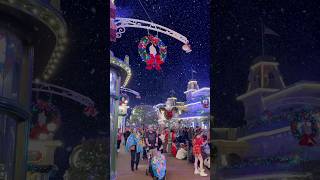 Its Snowing At Magic Kingdom Christmas At Disney World