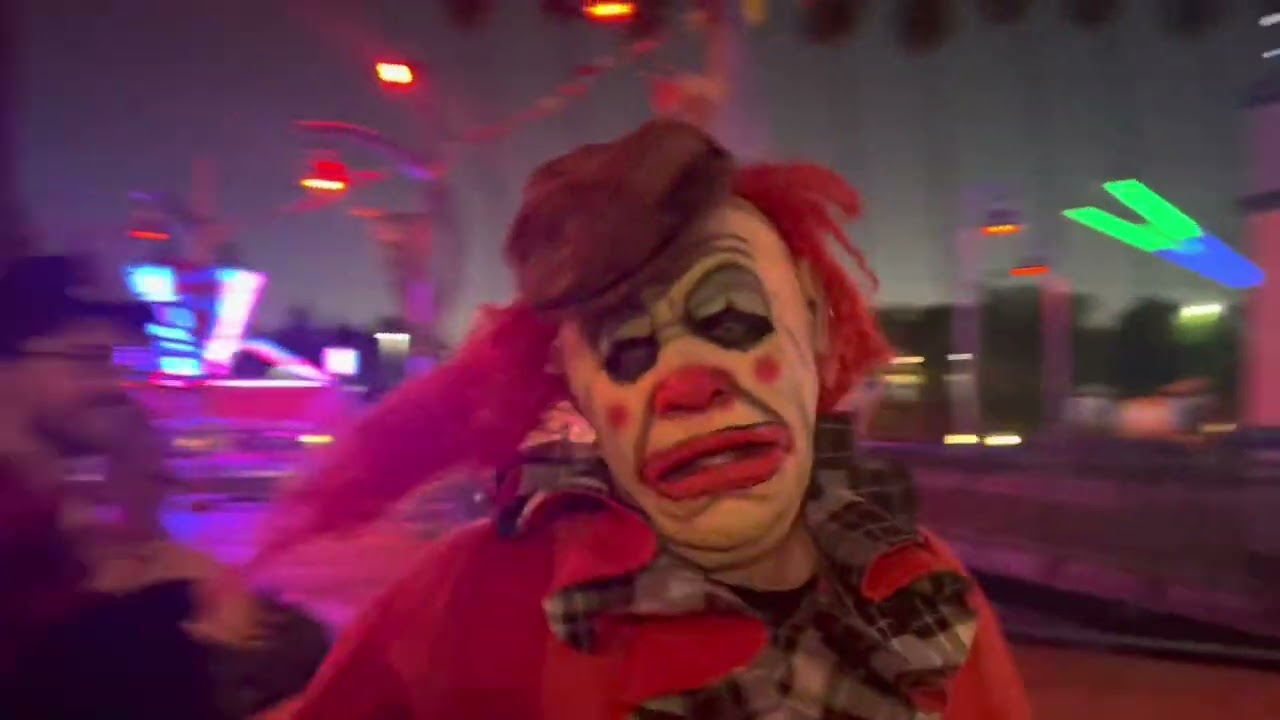 Knott’s Scary Farm Street Monsters & Scary Clowns!