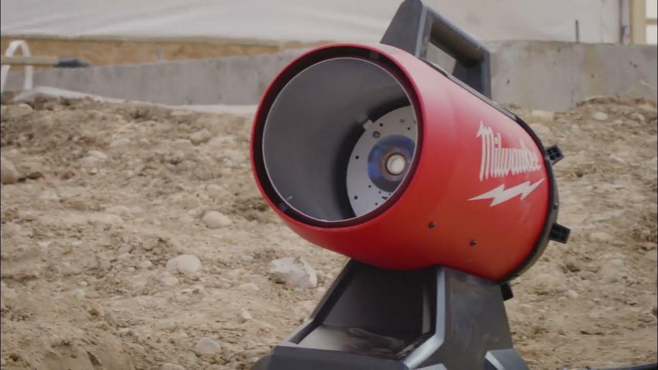 Milwaukee® M18™ 70,000 BTU Forced Air Propane Heater - YouTube
