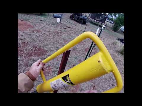 🚧 How to make a Strong T post Corner for Stretching Fence Tight 👷