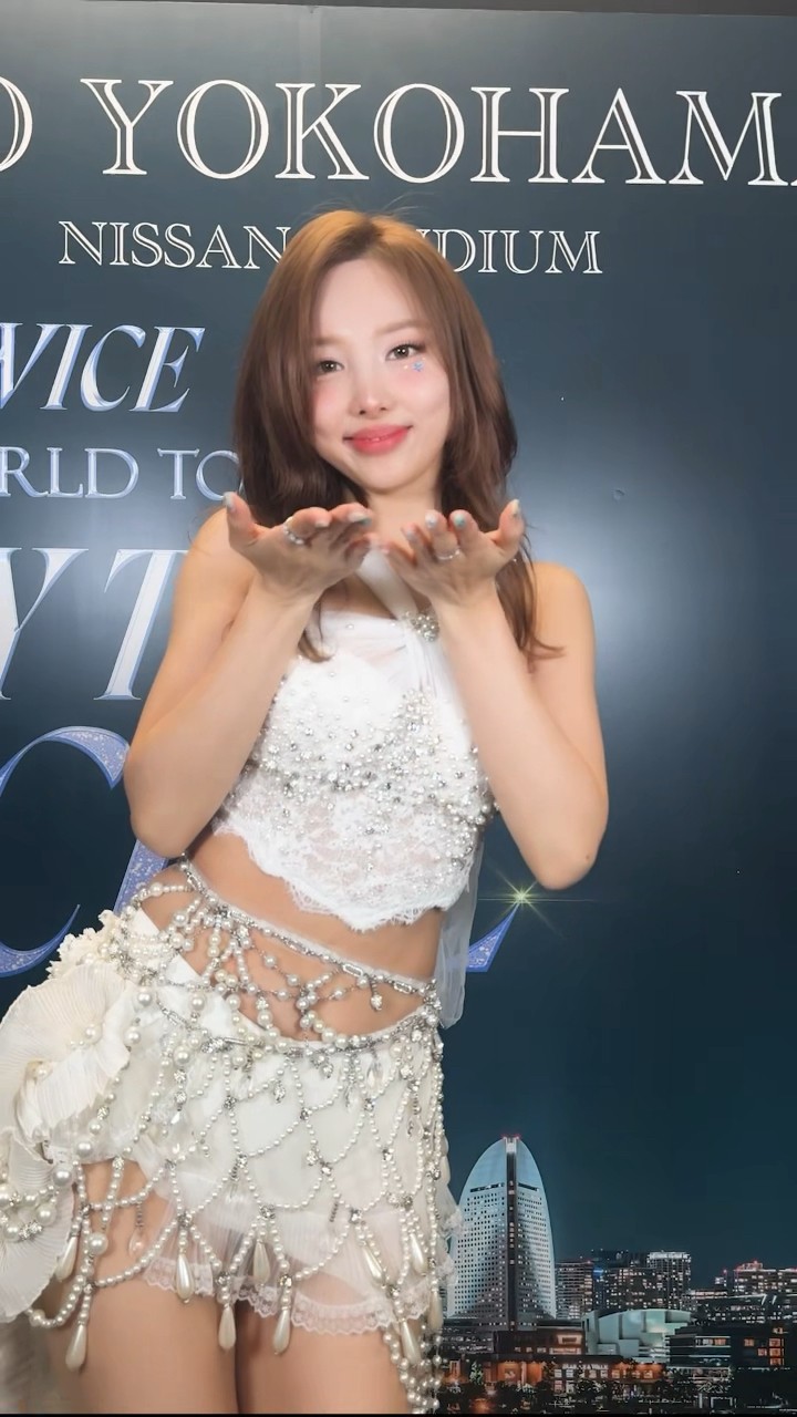 TWICE 「DIVE」Dance Live ver. NAYEON - YouTube