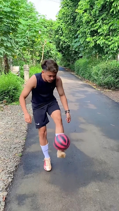 Vidio yang bisa di rasakan versi sepak bola 😆 #football #sepakbola #tarkam #futsal #soccer