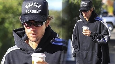 Justin Bieber Steps out to grab a coffee at Community Goods in West Hollywood