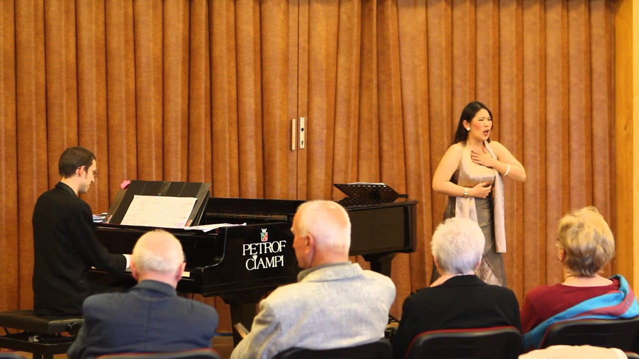 Keng Li sings the aria "Tacea la notte placida" from Verdi´s opera "Il ...