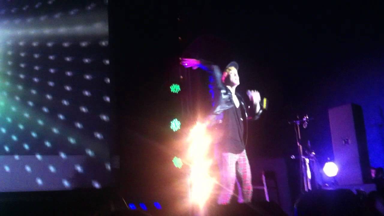 Key Solo @ SHINee in London (Ke$ha - Tik Tok)