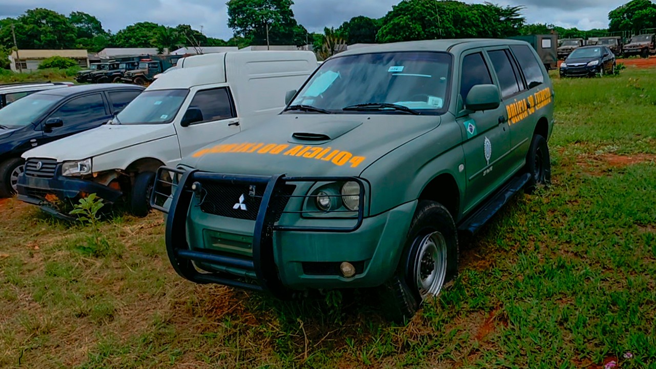 LEILÃO DO EXÉRCITO: PAJERO, BANDEIRANTE, CAMINHÕES *raridades*