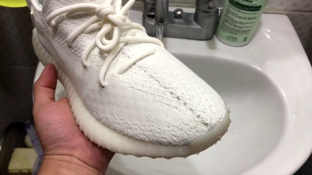 Crep Protect Test (Yeezy Boost 350 Cream White)