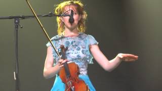 Lindsey Stirling - 11 - Interlude 3 Her team @ Nantes