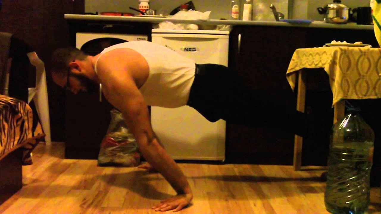 The Road to Full Planche - Episode 5 (My Current Level & Elbow Protection) plancheta