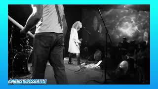 Nevermind - âSchoolâ - Nirvana Tribute
Seattleâs Nirvana Tribute band âNevermindâ School. Celebrating 30 years Nirvanaâs Nevermind album at the Highdive 9/24/21
Nevermind:
Nick Stone - Lead guitar/vocals
Travis Wolfe - Bass
Sean Ross - Drums
#nehistripesseattle #nevermind #nirvana Nevermind - âSchoolâ - Nirvana Tribute