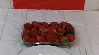 ٣. فراولة بالشوكلاتا #صالحة_اليافعي