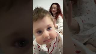 Bebek Sizi Yemeye Geliyor Galiba Kediyi Ikna Edip Bebeği Ikna Edemememiz