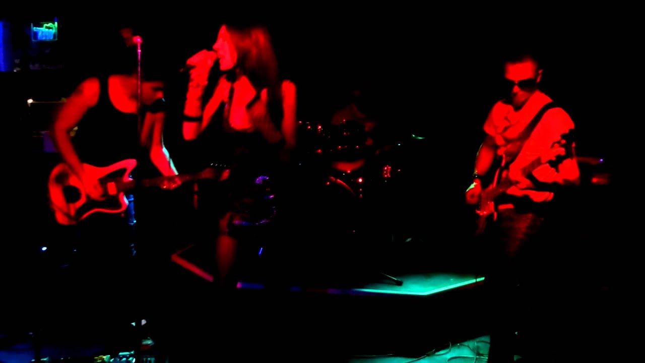 Red Leather Riot Red Leather Riot.........Worlds End @ Squatters 01/12/2012 - YouTube
