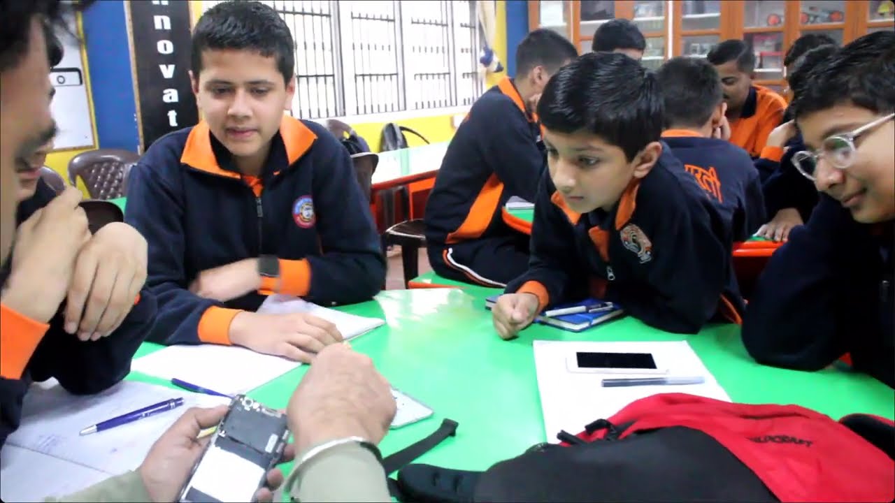 ATL SVM Himrashmi Parisar Vikasnagar |Robotics | IoT | STEM Learning 