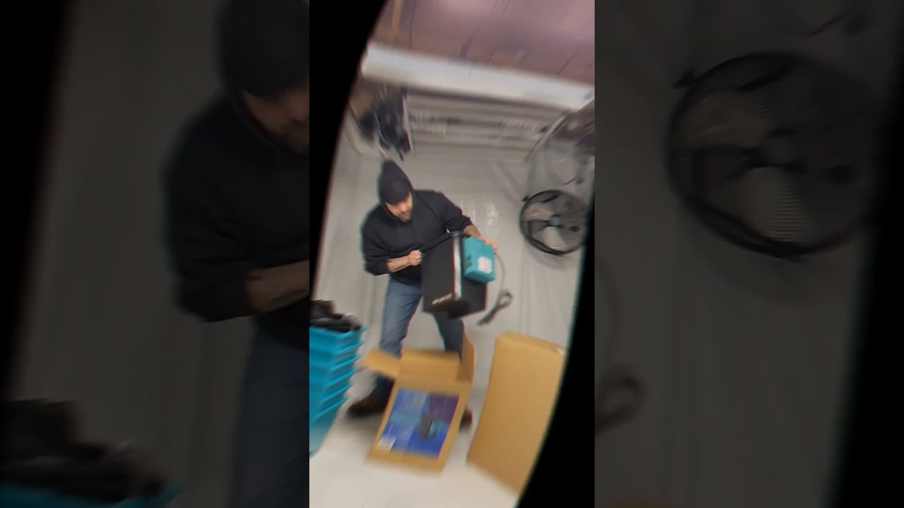 Aircube Hydroponic System from Growace.com. Full unboxing video available 