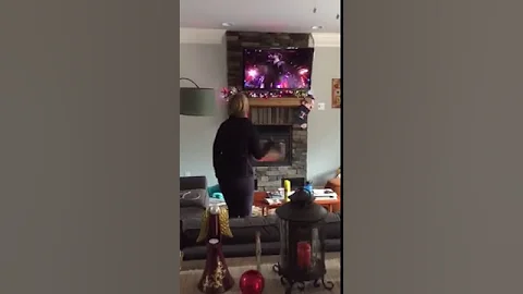 Mom gets uptown funky to The Voice
