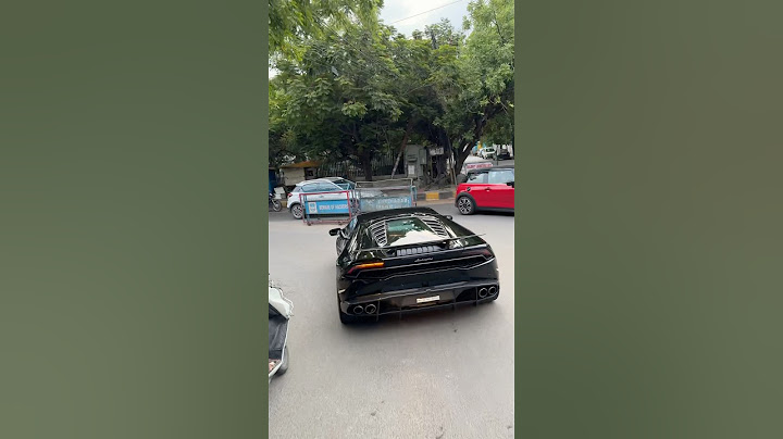 Black Lamborghini Huracan