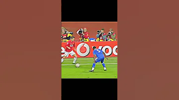 يلي بتغمز نفسك خد كرة القدم كريستيانو رونالدو 