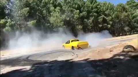 VZ SS Ute Smashing The Rear Bar Off